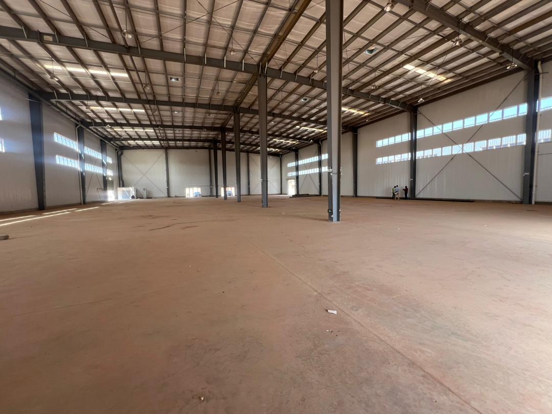 HL074, Location hangar Diamniadio