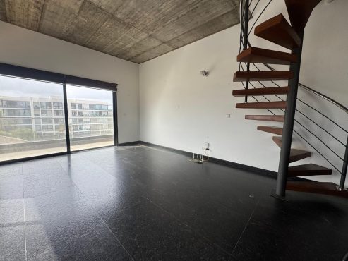 Duplex avec grand terrasse à louer aux Almadie corniche