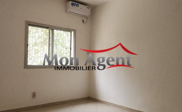 Villa 4 chambres à louer — Mermoz, Dakar