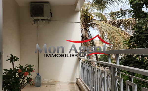 Villa 4 chambres à louer — Mermoz, Dakar