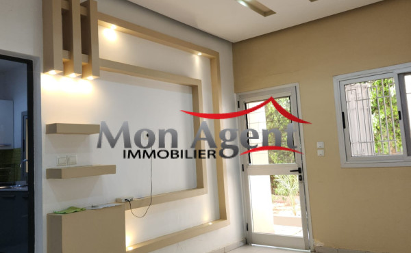 Villa 4 chambres à louer — Mermoz, Dakar