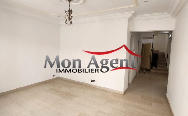 Villa 3 chambres à louer — Mermoz Cité Sonatel, Dakar