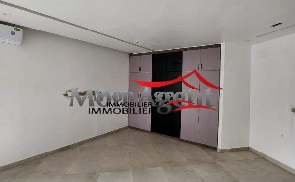 Villa 5 chambres avec piscine à louer — Les Mamelles, Dakar
