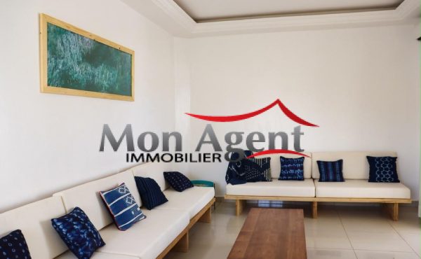 Villa R+2 avec piscine à louer — Almadies, Dakar