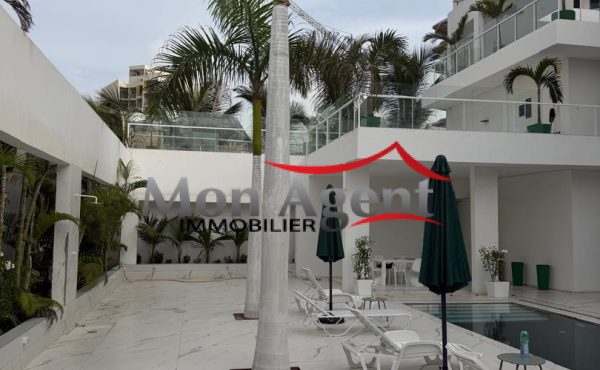 Villa de prestige 7 chambres avec piscine à louer — Virage, Dakar