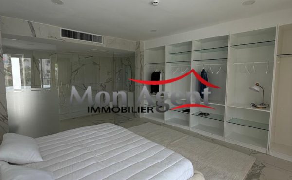 Villa de prestige 7 chambres avec piscine à louer — Virage, Dakar