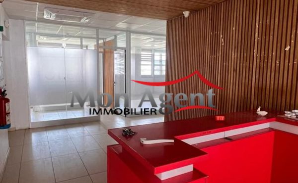 Plateau de bureau 465 m² à louer — Immeuble FOCUS ONE, Point E, Dakar