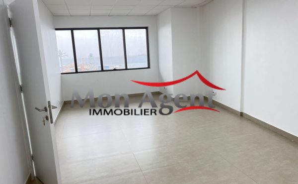 Plateau de bureau 500 m² à louer — Corniche Ouest (Fann Hock), Dakar