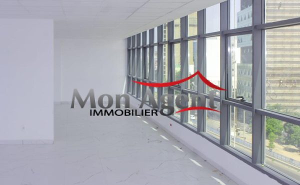 Plateau de bureaux 800 m² à louer — Mermoz VDN, Dakar
