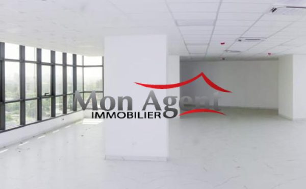 Plateau de bureaux 800 m² à louer — Mermoz VDN, Dakar