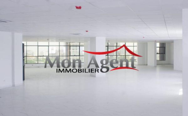 Plateau de bureaux 800 m² à louer — Mermoz VDN, Dakar