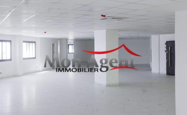 Plateau de bureaux 800 m² à louer — Mermoz VDN, Dakar