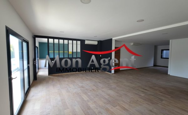 Immeuble de bureaux R+6 à louer — Point E, Dakar (1 300 m², 65 postes)