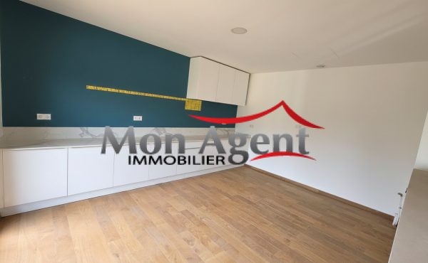 Immeuble de bureaux R+6 à louer — Point E, Dakar (1 300 m², 65 postes)