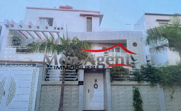 Villa avec piscine à vendre — Golf de Cambérène, Dakar (288 m², 4 chambres)