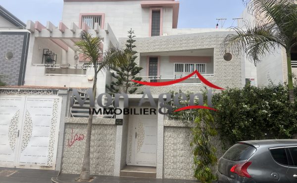 Villa avec piscine à vendre — Golf de Cambérène, Dakar (288 m², 4 chambres)