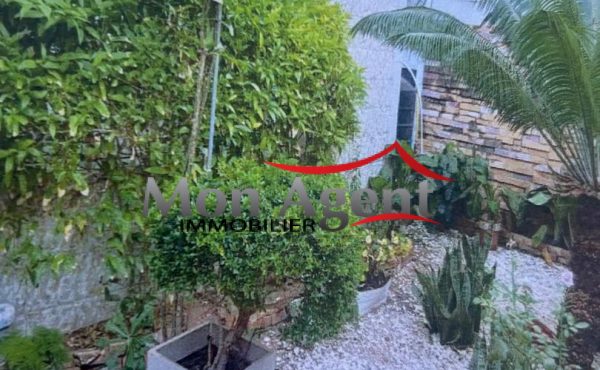 Villa avec piscine à vendre — Golf de Cambérène, Dakar (288 m², 4 chambres)