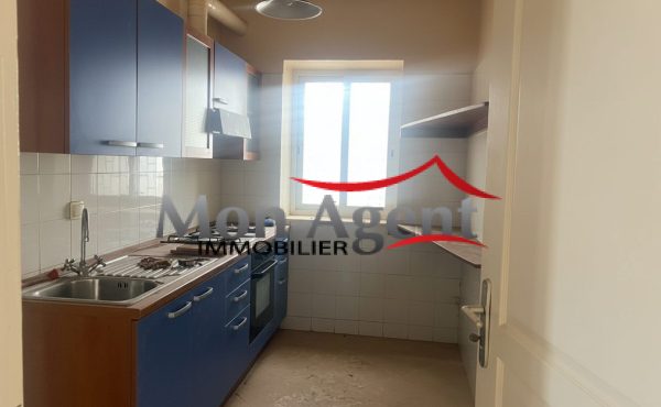 Maison de plain-pied à vendre — Plateau, Dakar (terrain individuel de 304 m²)