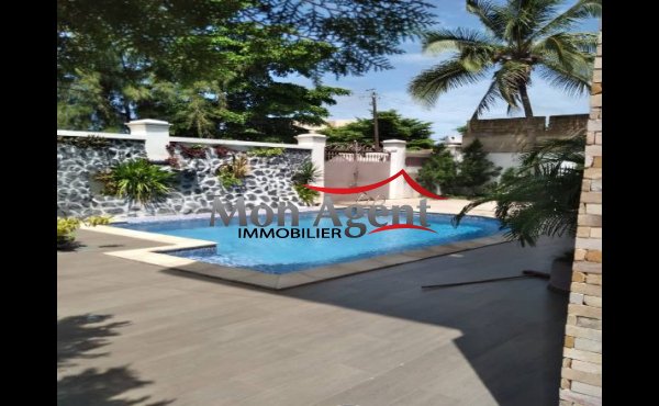 Belle villa piscine a louer Mermoz Dakar