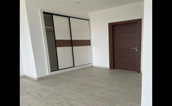 Location duplex Point E